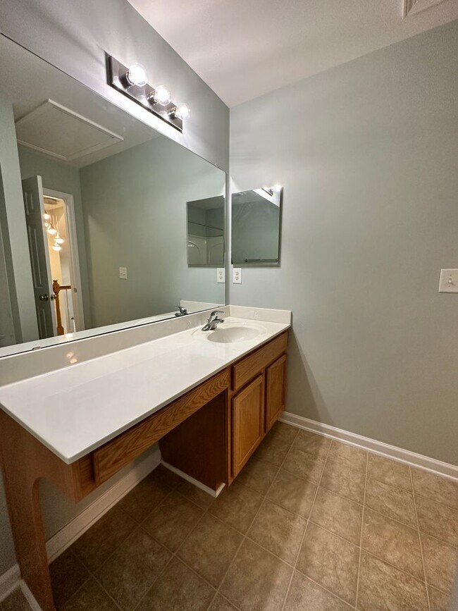 Building Photo - Exclusively Offered by Muse Realty Rentals...