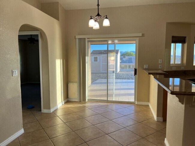 Building Photo - 3 Bedroom - 2 Bath Home - Dogs Allowed