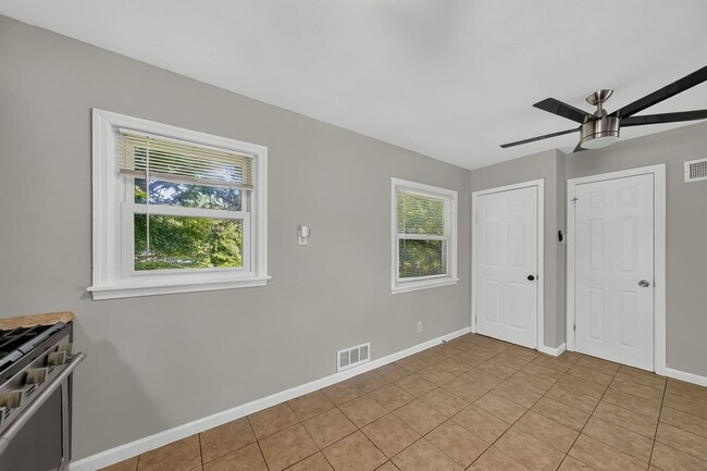 Building Photo - 2059 Wilbert Dr