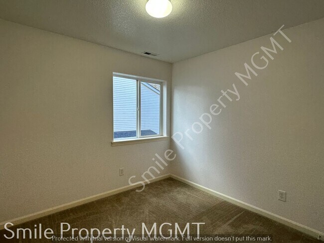 Building Photo - A beautiful 2-story single house in Clackamas.