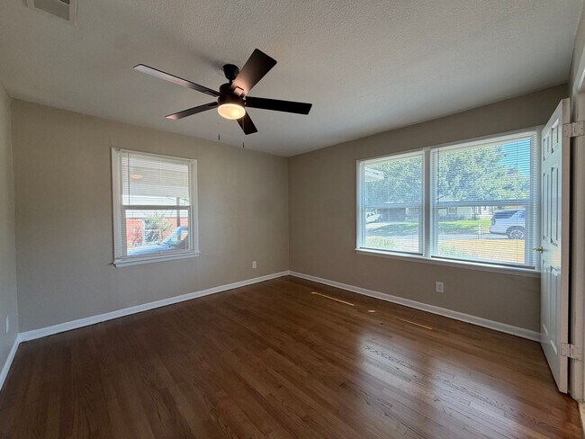 Building Photo - 4816 Melita Ave