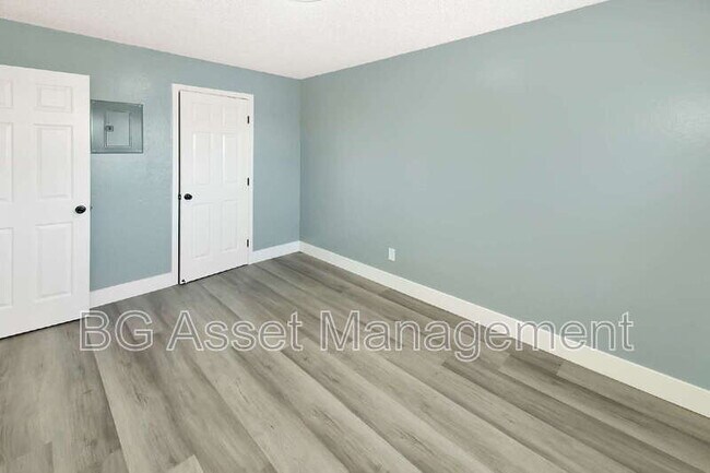 Building Photo - 1610 Sanford Ave