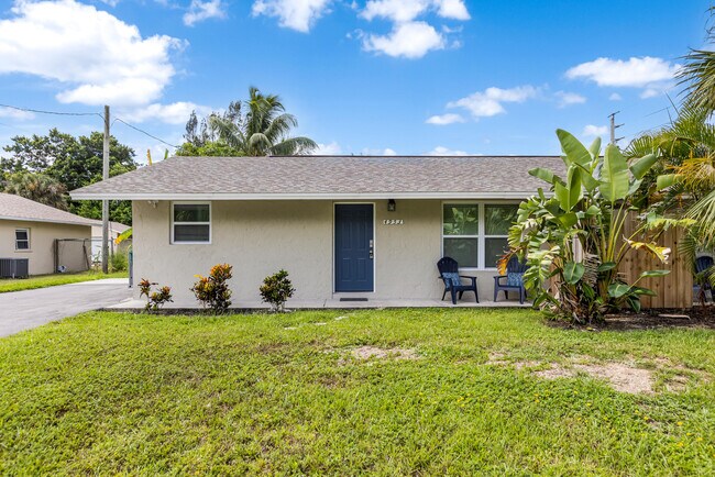 Building Photo - 4953 Bayshore Dr