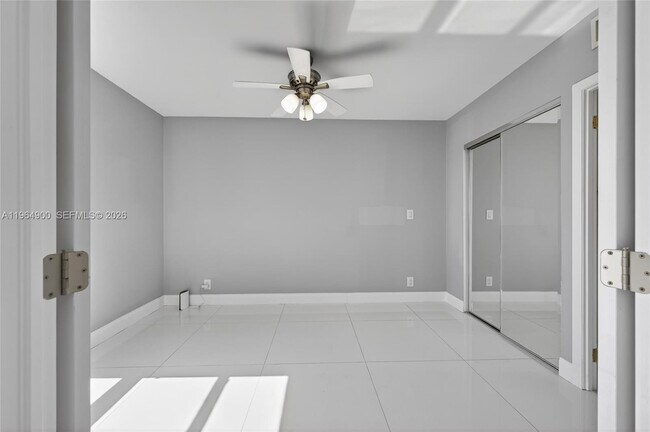 Building Photo - 20379 W Country Club Dr