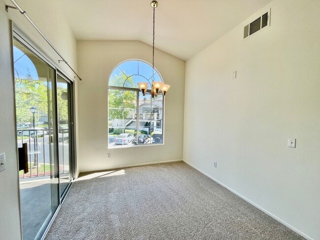 Building Photo - Charming 2bdrm/2ba in Foothill Ranch