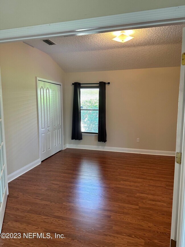 Building Photo - 1439 Barrington Cir