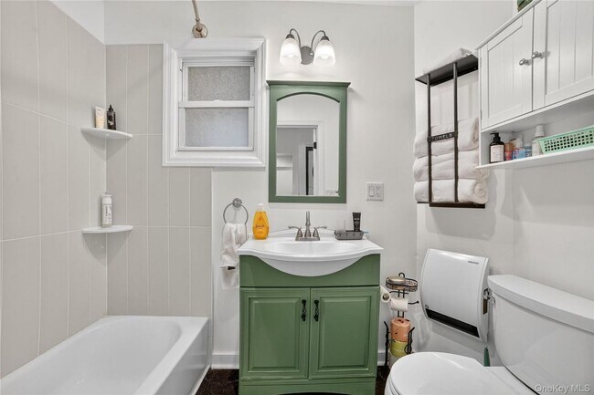 Building Photo - 1408 Henry Ave