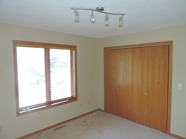 Building Photo - SUBLEASE AVAILABLE NOW