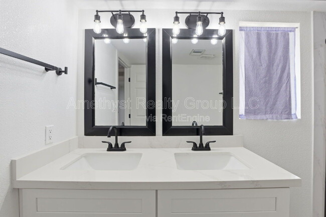 Building Photo - 6201 W Acoma Dr