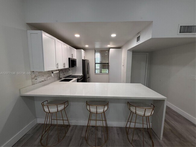 Building Photo - 40 NW 76th Ave