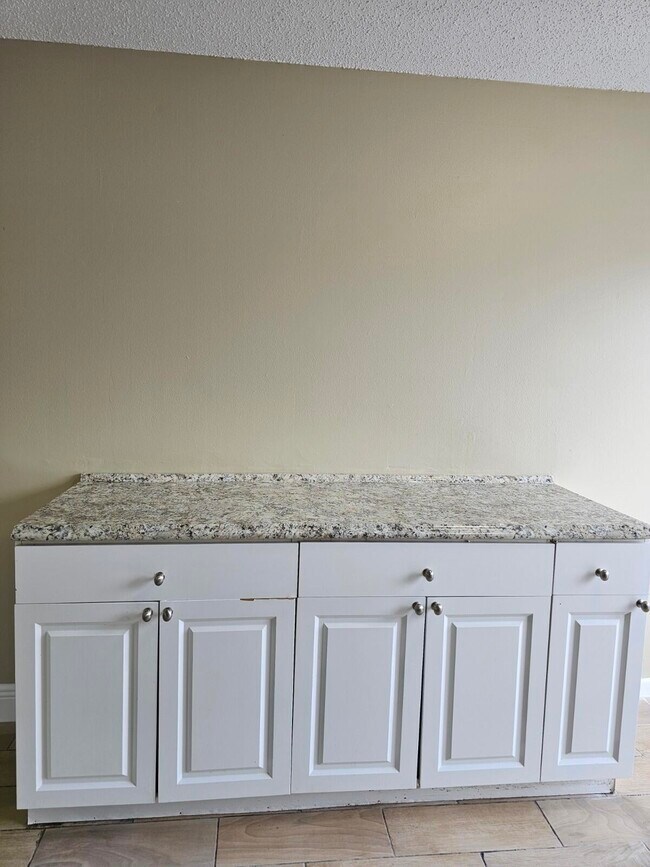 Building Photo - 4786 Orleans Ct