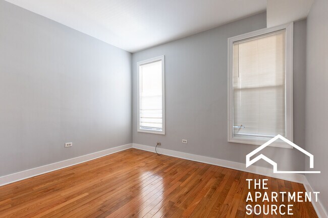 Building Photo - 4736 W Armitage Ave