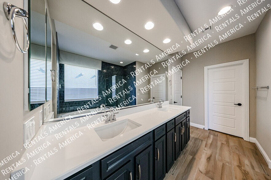 Building Photo - 1400 Flintlock Dr