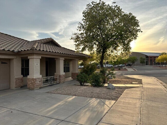 Building Photo - 3251 W Vista Bonita Dr