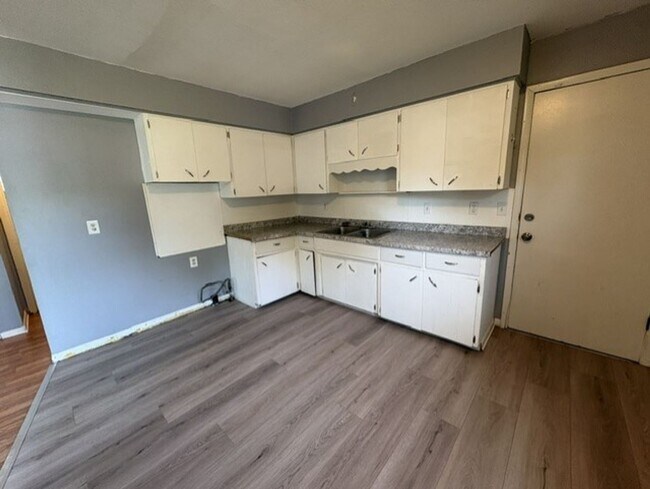 Building Photo - 1382 Bellevue Ave