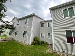 Building Photo - 3 Bed, 2 Bath in West Fargo!!