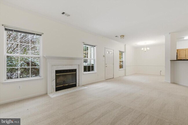 Building Photo - 1640 Fallowfield Ct