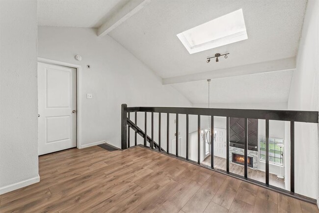 Building Photo - 6261 Ludington Dr