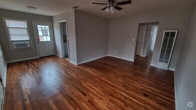 Building Photo - 104 S Palo Duro St