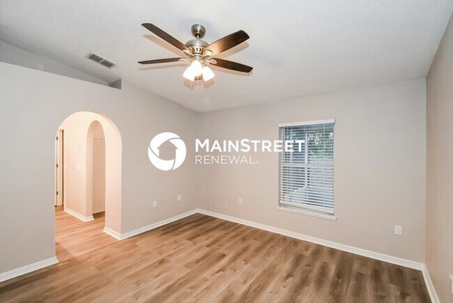 Building Photo - 3 Bedroom Pet-Friendly Home in jacksonville, FL with Main Street Renewal