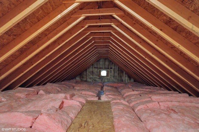 Building Photo - 2759-2761 W Francis Pl