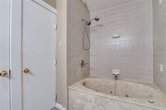 Building Photo - 4803 Clover Haven St