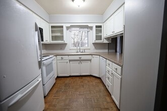 Building Photo - 4833 Stauffer Ave SE