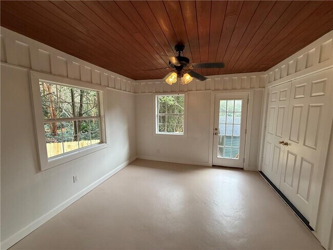 Building Photo - 126 Batre Ln