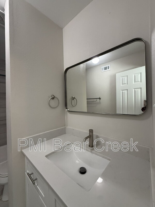 Building Photo - 1824 Thonig Rd