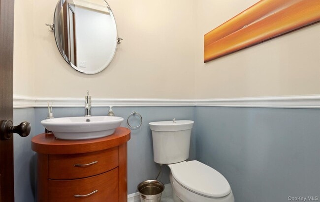 Building Photo - 847 E Broadway