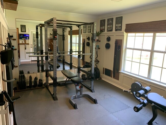 Building Photo - 794 Spring Lake Dr