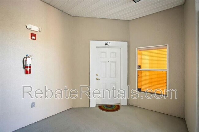 Building Photo - 7032 Deer Lodge Cir