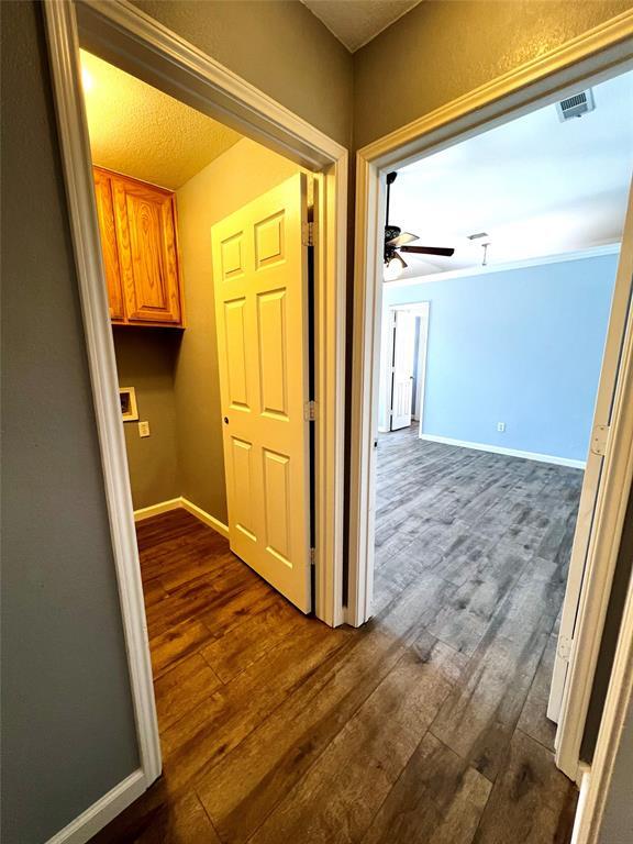 Building Photo - 537 Meadowcrest Dr