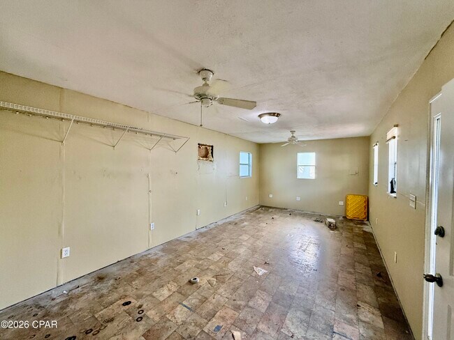 Building Photo - 232 Summerwood Dr