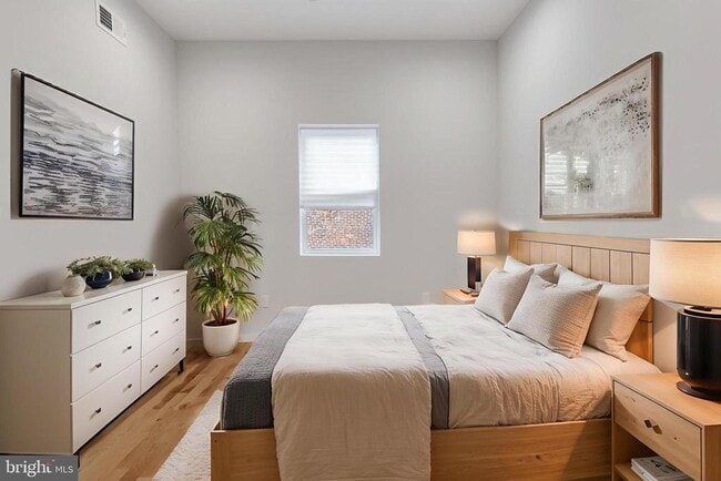 Building Photo - 2039 E Letterly St