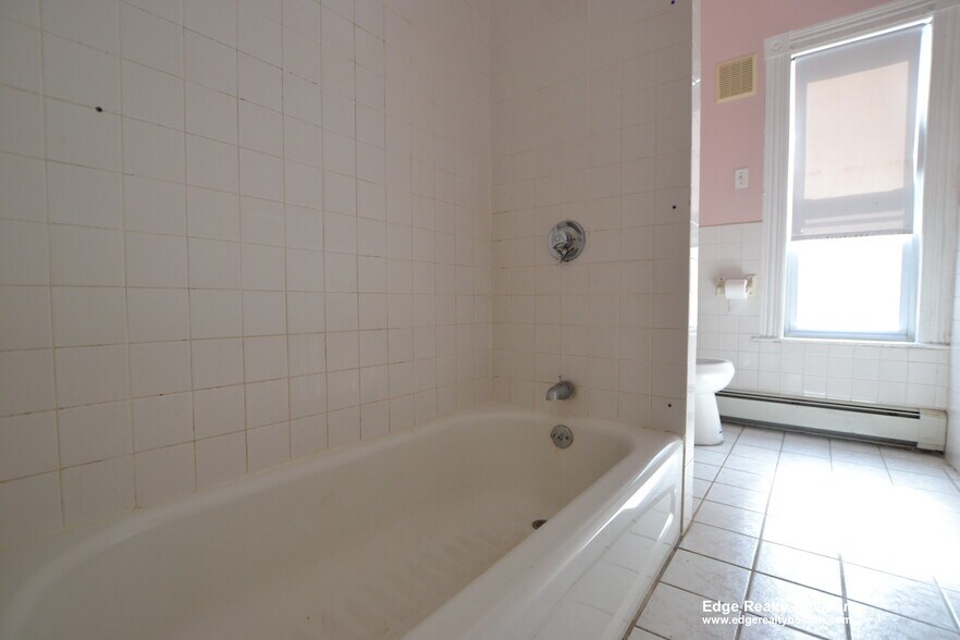 Building Photo - 3 Washburn Ter