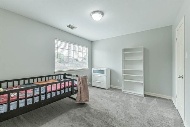 Building Photo - 13023 Dogwood Blossom Trail