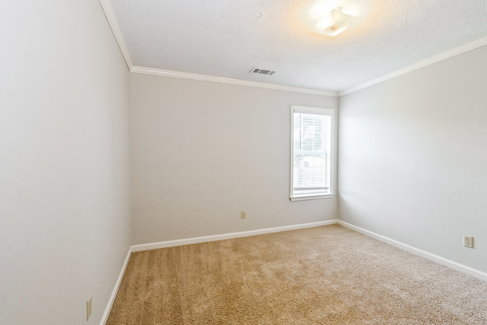 Building Photo - 15 Oakridge Cove
