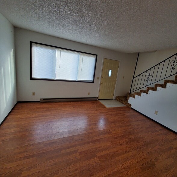 Building Photo - 1224 E 3rd St