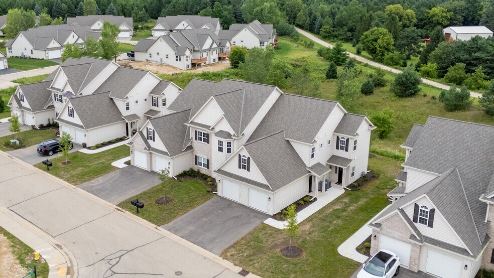 Building Photo - 1844 Woodland Way