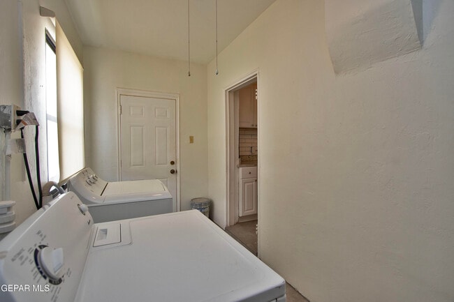 Building Photo - 1703 E Rio Grande Ave