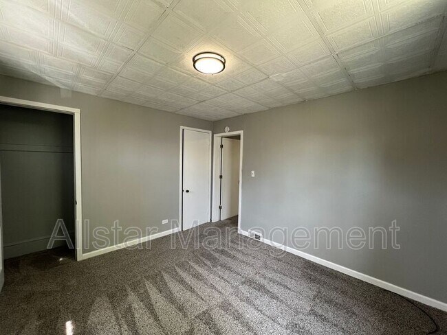 Building Photo - 4859 E 97th St