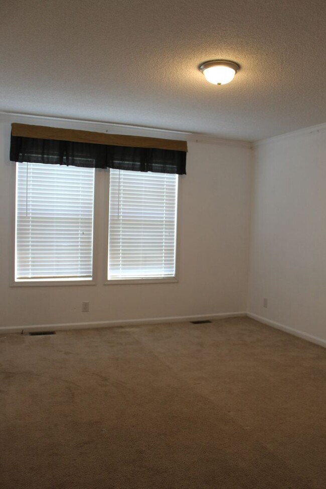 Building Photo - 110 Fisher Dr