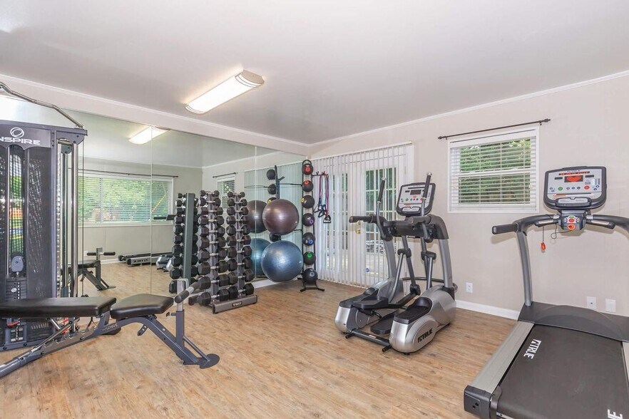 Poplar Village Apartments 1414 Poplar Ave Murfreesboro TN 37129 Apartment Finder