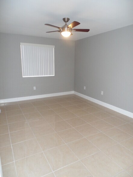 Building Photo - 2890 N Oakland Forest Dr