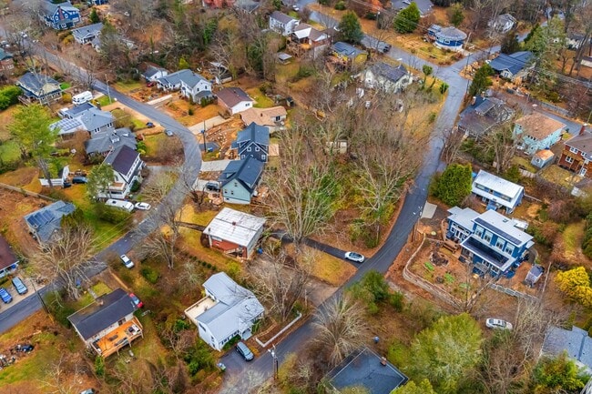 Building Photo - Longview Road