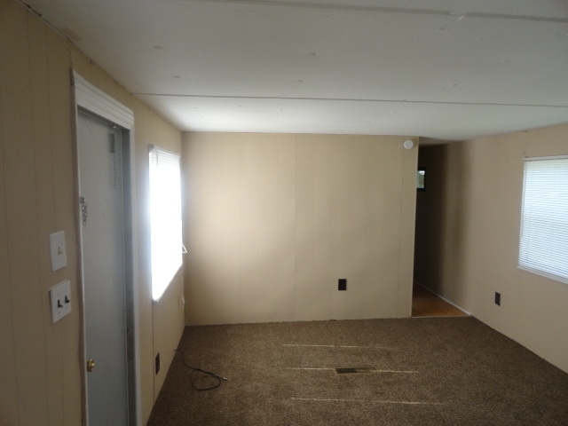 Building Photo - Coming Soon! 2 BR 1 BA!