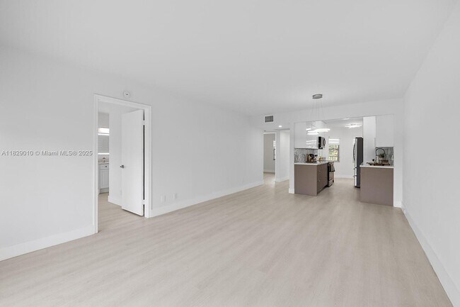 Building Photo - 12501 SW 14th St