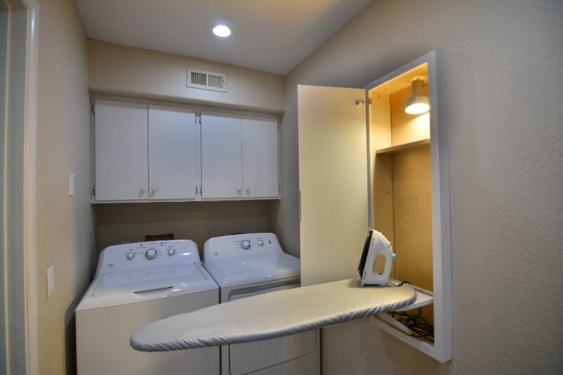 Building Photo - 909 N Matterhorn Rd