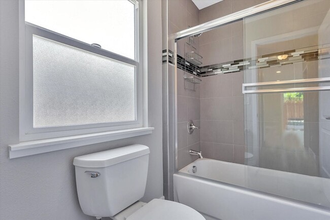 Building Photo - Wow! What a Great Home! SHORT TERM LEASE T...